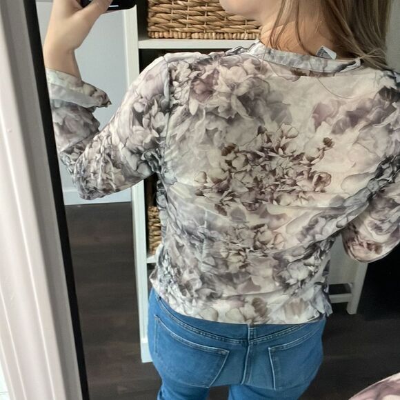 EUC H&M Gray Flora V-Neck Wrap Blouse Size 6/S - Picture 9 of 9